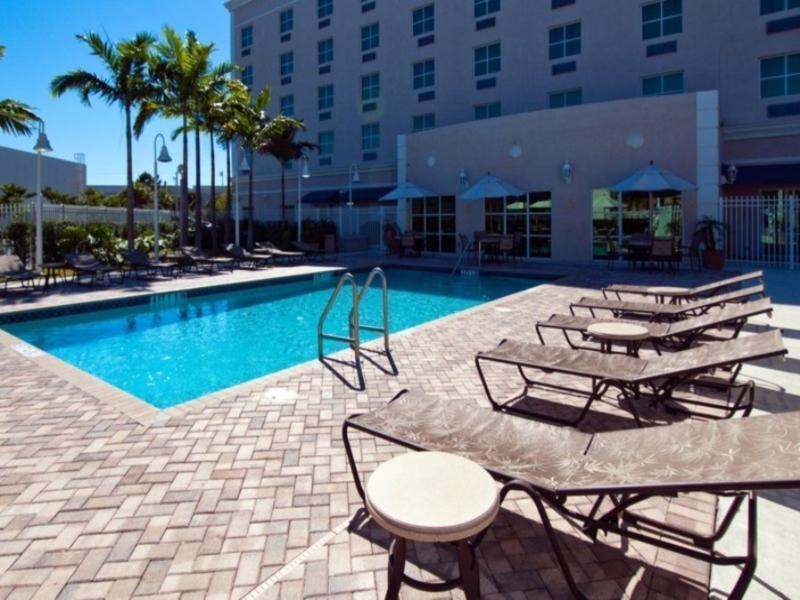 Holiday Inn Express & Suites Miami Airport East, An Ihg Hotel Eksteriør billede